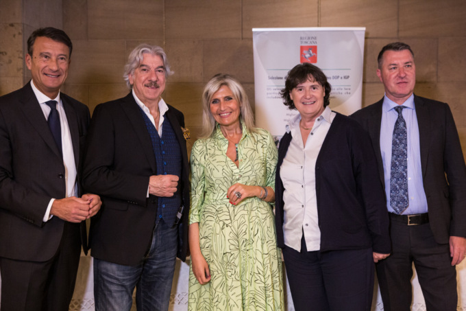 Olio Extravergine d’oliva: cresce l’apprezzamento sui mercati per il made in Tuscany