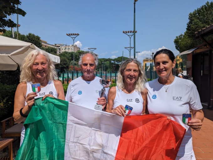 Il tennis pratese si colora col tricolore, titolo italiano per le donne e gli uomini Over 55