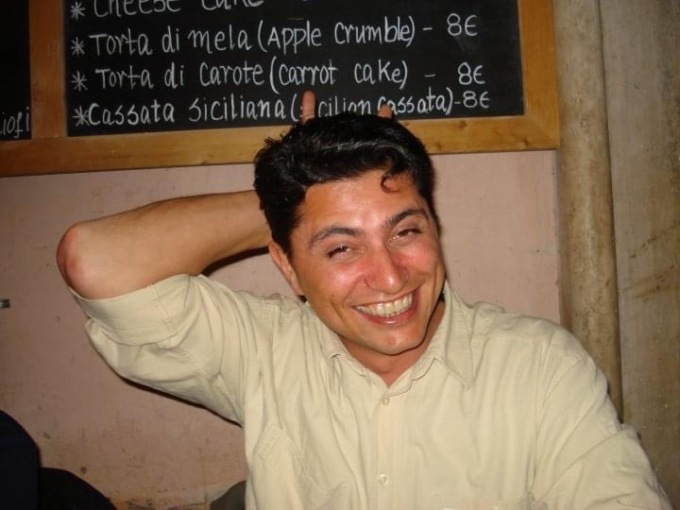 “Aiutatemi, ho avuto un incidente”: scatta l’allarme ma gli amici lo trovano morto. Addio a ex carabinieri