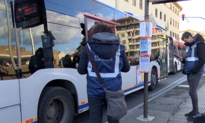 Da oggi biglietti e abbonamenti bus più cari: ecco i nuovi prezzi