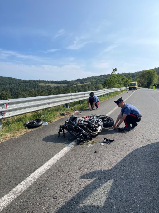 Tragico incidente al passo della Futa: schianto tra due centauri. Entrambi morti