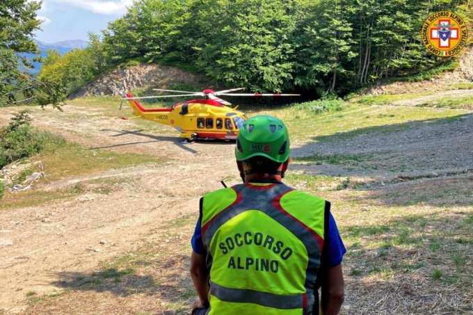 Escursionista precipita sulle Alpi Apuane e muore