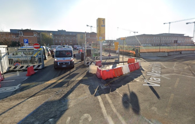 Minaccia i sanitari con una siringa, paura all’ospedale Cisanello