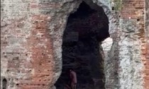 Pisa, sesso orale tra gli scavi archeologici dei Bagni di Nerone: il video fa il giro del web