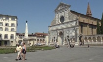 Caldo a Firenze: ancora codice rosso fino a venerdì. Ma i turisti sfidano le previsioni