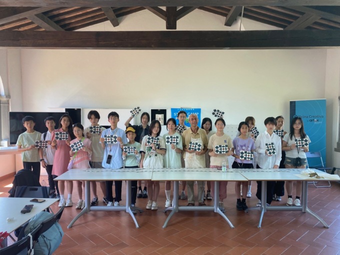 Studenti cinesi a lezione dai maestri artigiani