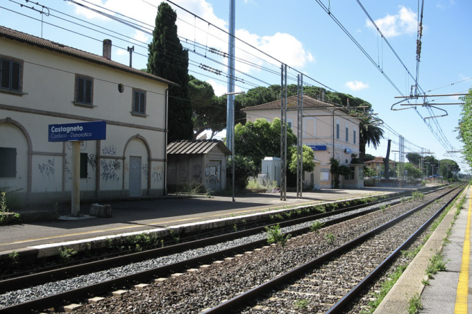 Travolta da un treno merci, muore a 26 anni