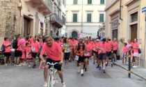 Sunset Run, un successo: centro invaso da un esercito in maglia rosa