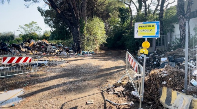 Sigilli all’ex mobilificio Becagli, una pagina di degrado e di disperazione di persone invisibili