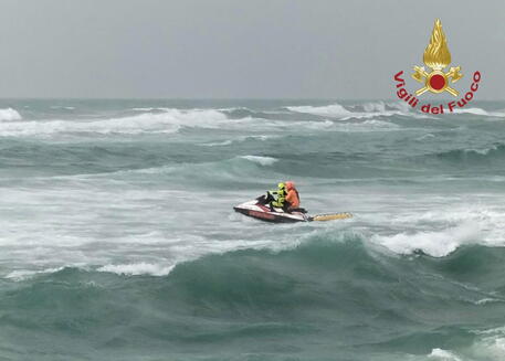 Doppia tragedia in mare: “C’ erano i divieti di balneazione, è stato fatto il possibile per salvare i due uomini”