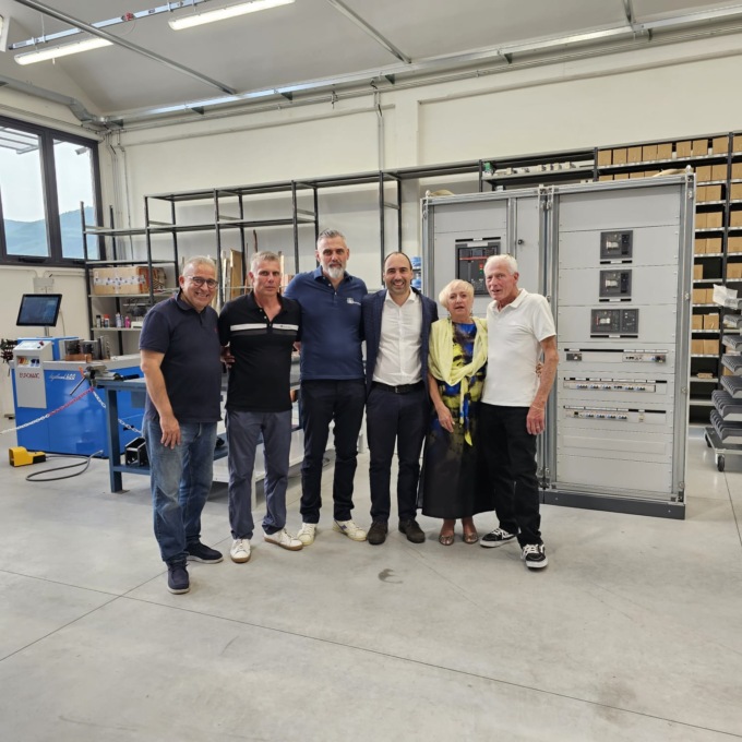 A Montemurlo nasce un’azienda dedicata unicamente alla realizzazione di quadri elettrici industriali e cerca personale