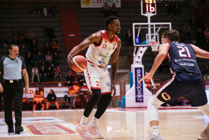 Il Pistoia Basket conferma Jordon Malik Varnado