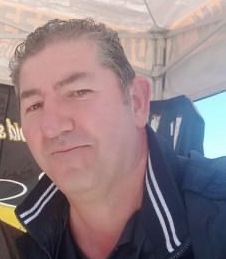 Eroe poliziotto: in vacanza esce dall’acqua e va a spegnere un incendio