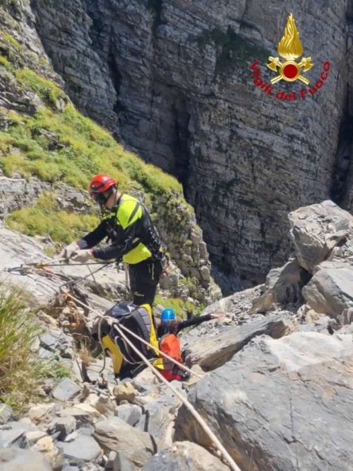 Famiglia di escursionisti rimane bloccata in quota sul Monte Pisanino