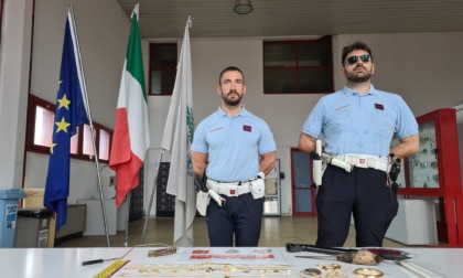 Fermati per un controllo trasportavano refurtiva e oggetti da scasso