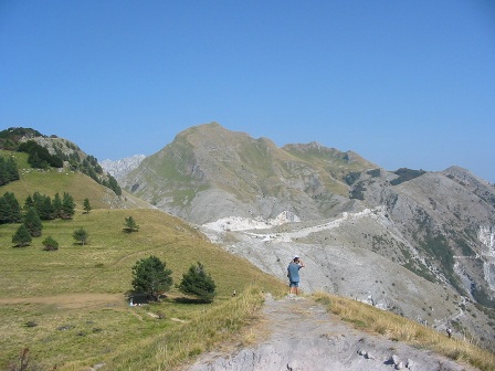 Alta Garfagnana, volo mortale per un escursionista