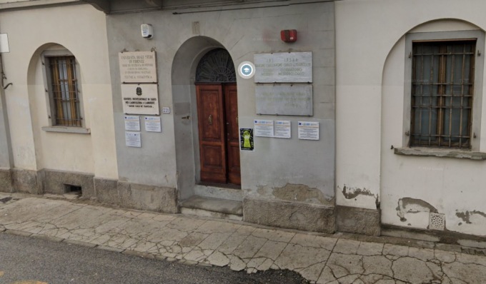 Sviene in classe e cade a terra: 16enne trasportato d’urgenza al Meyer