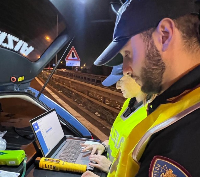 Controlli a tappeto per i conducenti al casello di Firenze Ovest: ben 15 positivi all’alcoltest