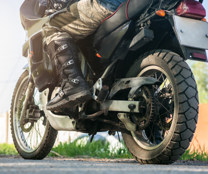 Tragico incidente a Castelnuovo di Garfagnana, motociclista di 50 anni muore all’arrivo in ospedale