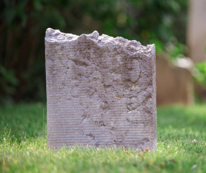 Ancora vandali al cimitero di Brozzi. Razziate le tombe per rubare il rame