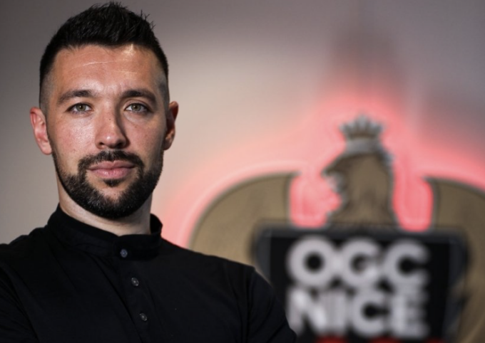 Miracolo Farioli in Francia, l’allenatore toscano ha battuto anche Gattuso e vola al primo posto davanti al PSG
