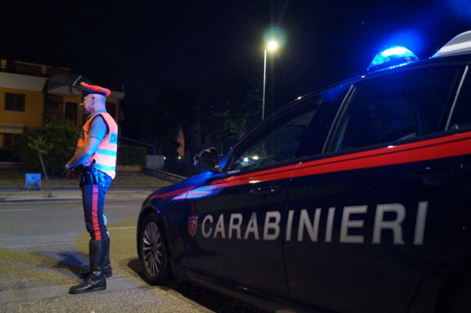 Aggressione choc a Firenze, 91 rapinato nell’androne di casa. E’ gravissimo
