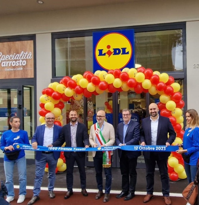 Lidl inaugura un nuovo supermercato a Firenze: 21 assunzioni, ribassi e sostenibilità
