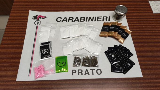 Nascondeva droga per oltre 11mila euro in un furgone abbandonato: arrestato 40enne