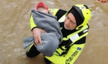 Alluvione Quarrata, i Vigili del Fuoco salvano una famiglia dalla propria abitazione