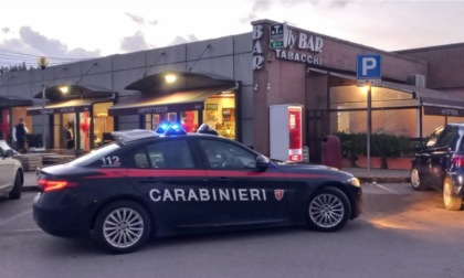 Amici all'aperitivo poi il pugno in faccia. 54enne finisce in coma per uno scherzo finito male