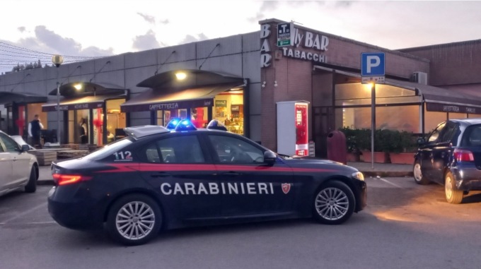 Amici all’aperitivo poi il pugno in faccia. 54enne finisce in coma per uno scherzo finito male