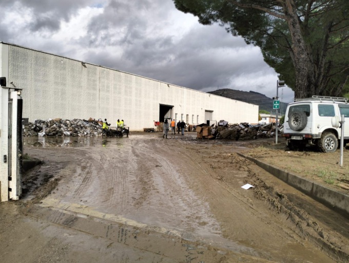 Sì alla vendita fuori da luoghi produzione e negozi per imprese alluvionate