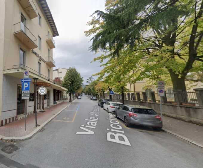 Precipita dal balcone: forse scappava ad un tentativo di stupro