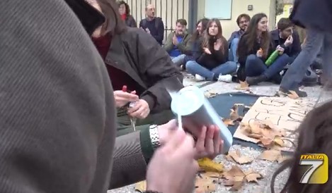 Rumore in nome di Giulia Cecchettin: la protesta alla Scuola superiore Sant’Anna. Sabato flash mob in piazza Signoria
