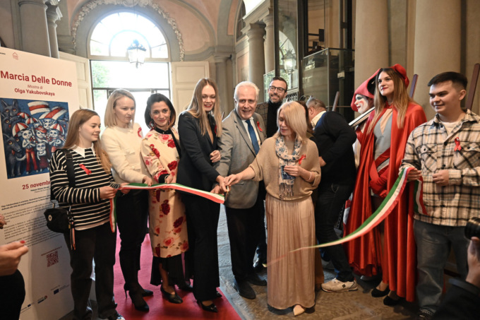 “La marcia delle donne”: inaugurata la mostra dell’artista bielorussa Olga Yakubovkaya