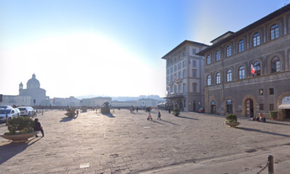 Vendeva superalcolici senza avere servizi igienici: chiuso definitivamente minimarket in centro a Firenze