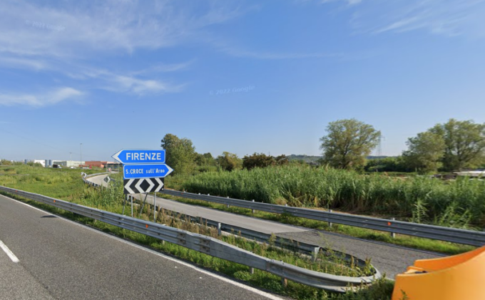 Franato il terreno sotto la Fi-Pi-Li: rischio chiusura della corsia in direzione Firenze