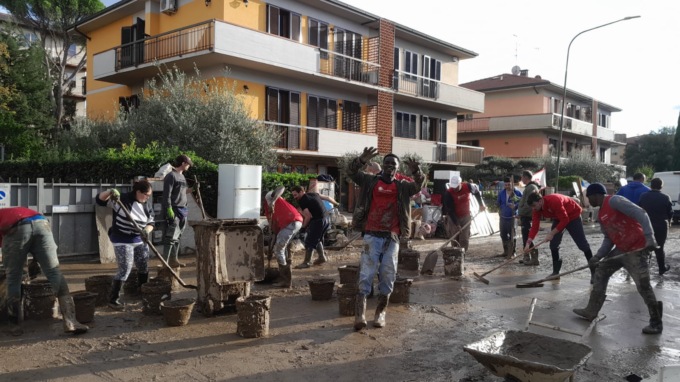 Maltempo: tra gli angeli del fango anche Cas di Sesto Fiorentino