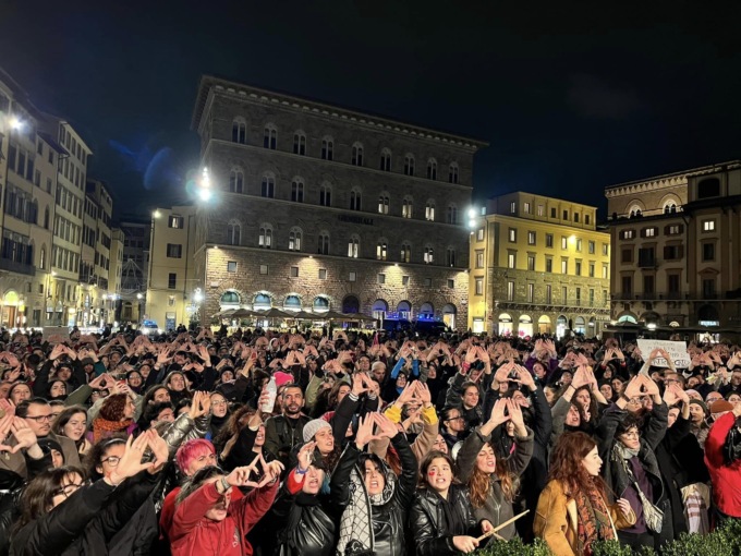 A Firenze il corteo rumoroso per Giulia Cecchettin e le vittime di femminicidio