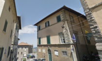 Cortona, sospetto ladro in rianimazione dopo la caduta dal secondo piano