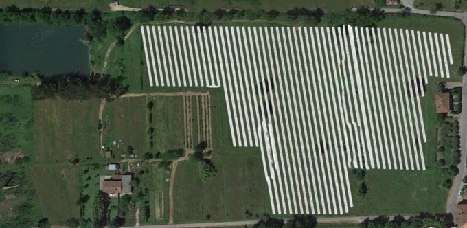 Porcari: quei pannelli fotovoltaici deturpano il paesaggio. Ed è guerra tra il sindaco e l’azienda agricola