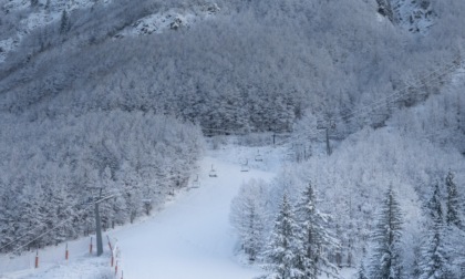 La Toscana si tinge di bianco: prima nevicata sulle montagne