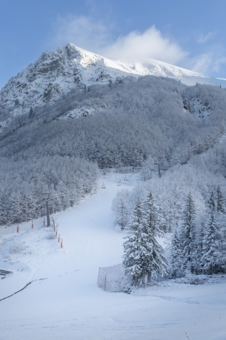 La Toscana si tinge di bianco: prima nevicata sulle montagne