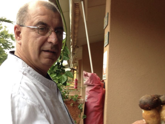 Dieci pranzi di Natale “sospesi” per chi è solo, l’iniziativa del ristorante di Follonica