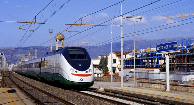 Investita una persona sui binari, traffico ferroviario in tilt tra Firenze, Prato e Pistoia