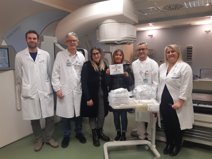 Muore il marito, moglie e figlia donano 2mila euro alla struttura di Radioterapia Oncologica