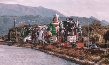 Carnevale di Viareggio, è conto alla rovescia: quasi pronte le 29 opere  allergoriche