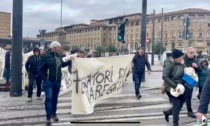 Pescatori di Viareggio sotto la Regione: "Il porto non è sicuro. La sabbia non paga le bollette"