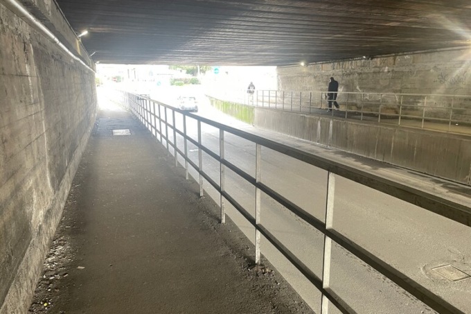 Anziana aggredita e trascinata a terra da una baby gang: paura a Empoli