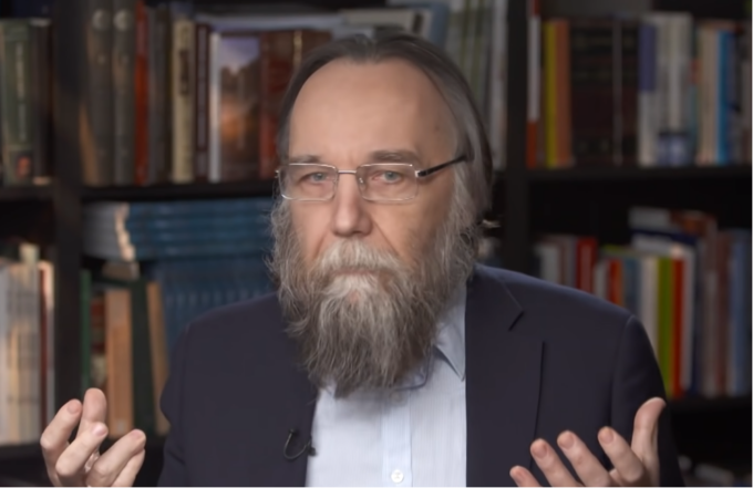 Dugin ospite a Lucca, l’Hotel Guinigi nega la sala. Gli organizzatori: “Il convegno è confermato”